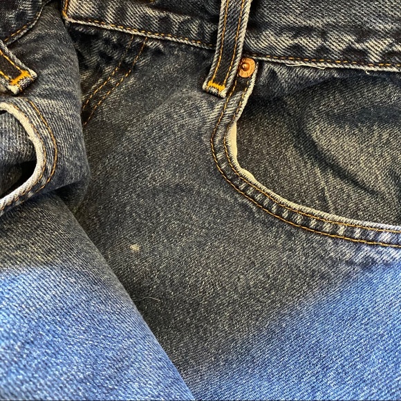 Dark wash Levi's - Picture 5 of 5